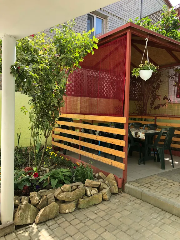 Квартира Квартира Уютный гостевой домик. Lemon с чистыми номерами, зелёным двориком. — Судак