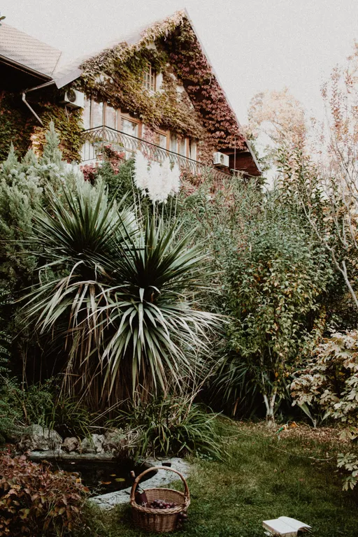 Дом с теплым бассейном у моря в Ялте