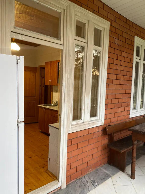 Дом на берегу реки