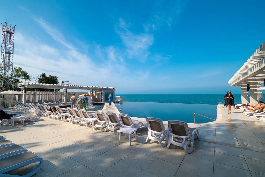 Апартаменты Люкс, Лучезарный на первой береговой линии