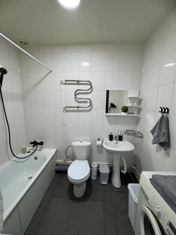 Коттедж Часть дома с отдельным входом у озер и леса, качели и мангал во дворе — Санкт-Петербург