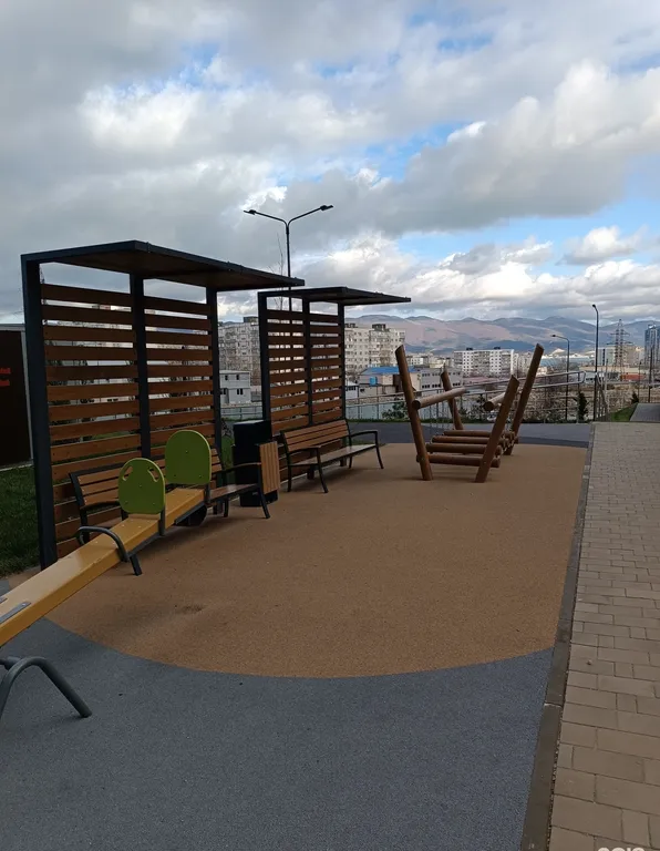 Новая квартира с видом на бухту, Маркхотскийй хребет и гору Колдун