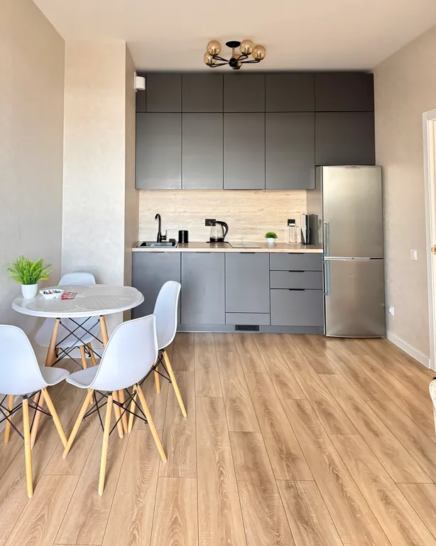 Уютная двушка на 20 этаже с видом на озеро