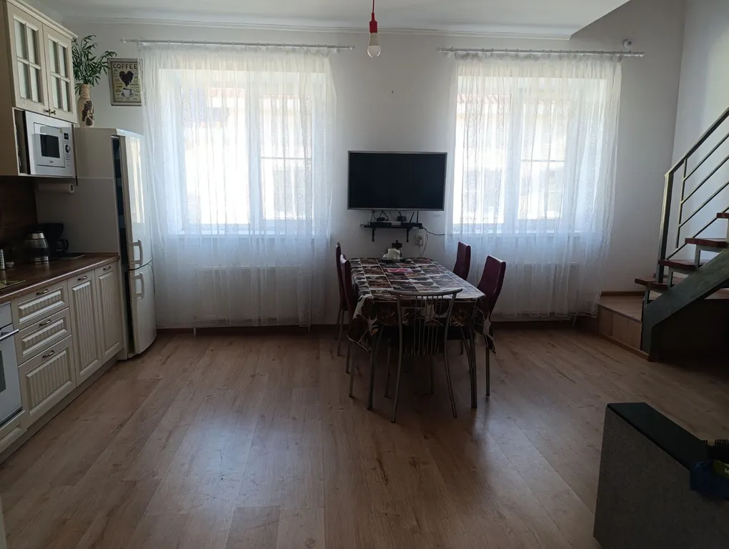 Таунхаус у ГЛЦ и озера Банное