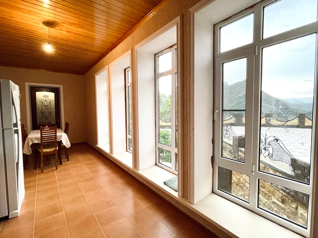 Уютный домик в высокогорном районе Горная Вершина