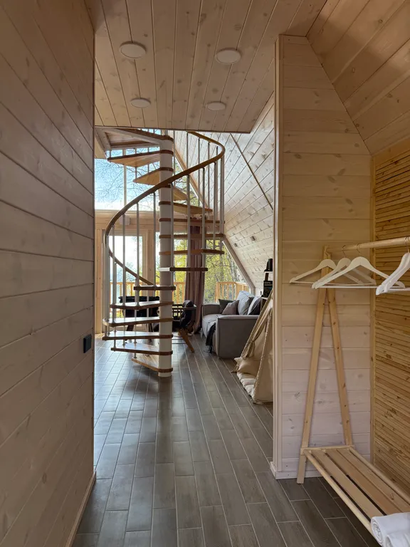 Домик на холме с видом на Байкал