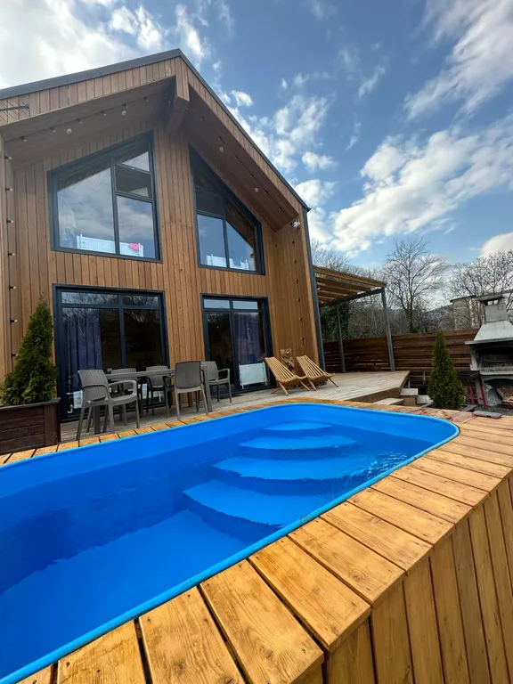 Коттедж Барн хаус с видом на речку и бассейном — аренда посуточно в Каменномостский