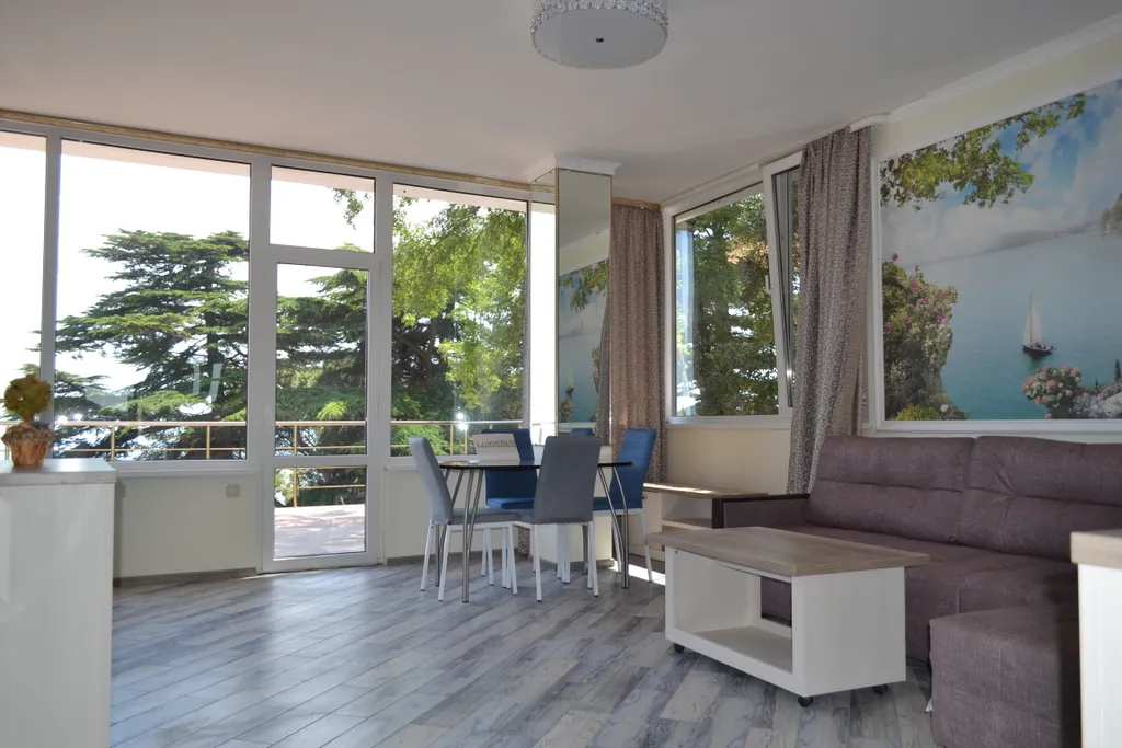 Люкс с видом на море 2 спальнями и балконом 65кв.м 203