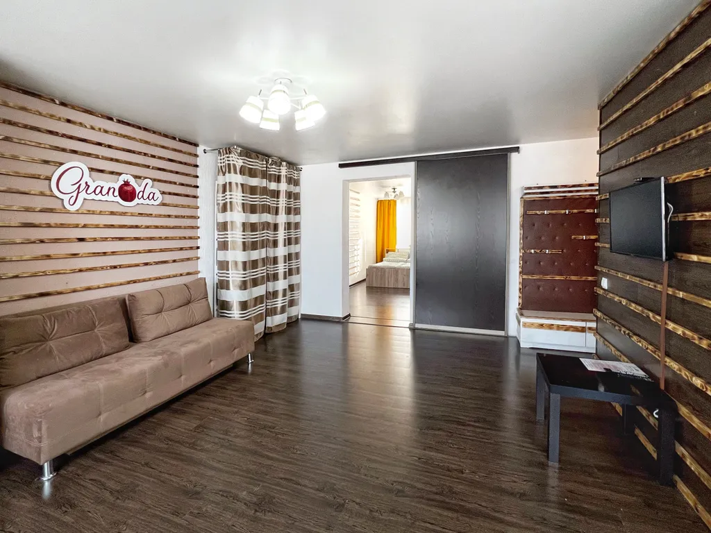 Двухкомнатная квартира евроформата в центре с видом на Тагильский пруд