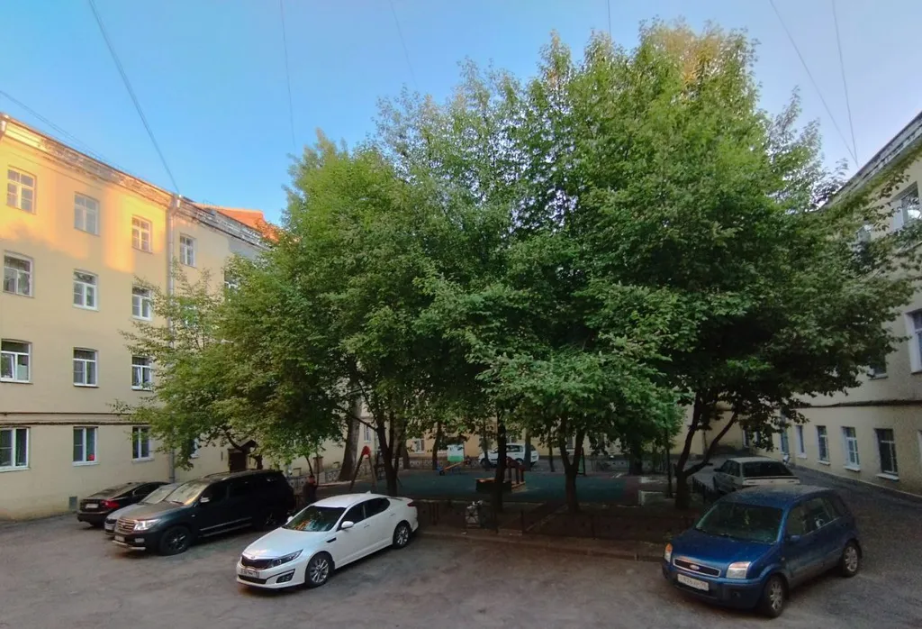 Квартира Квартира с паркетом и высокими потолками — Санкт-Петербург