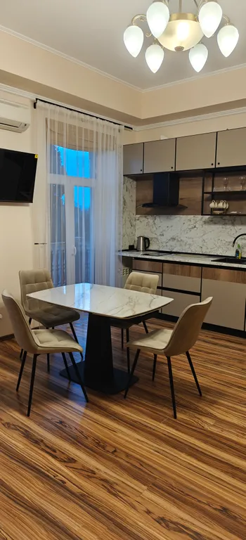 Видовой апартамент с двумя балконами