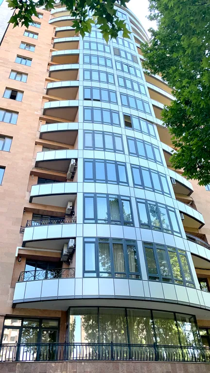 Жемчужина в центре