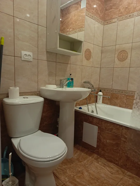 2-комнатная квартира с евроремонтом в престижном районе у РТЦ Виконда