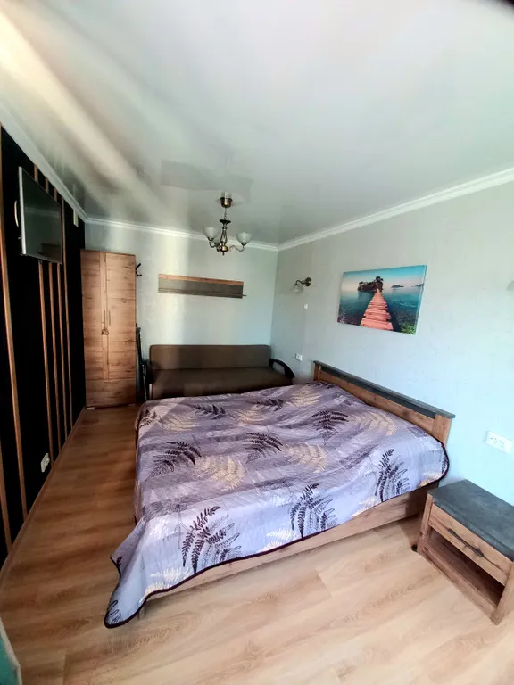 Квартира Уютная комната-люкс с балконом в частном доме — аренда посуточно в Феодосия