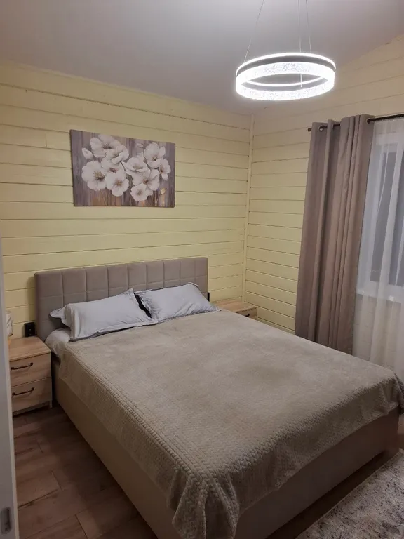 Дом с мансардой в соснах