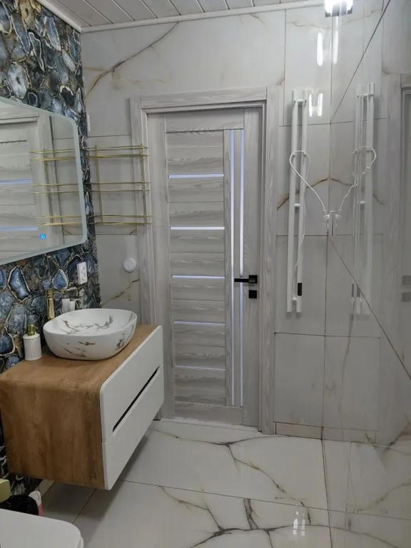 Уютный домик в центре гор