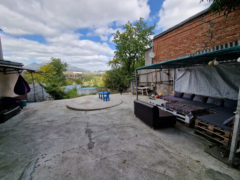 Дом с видом на горы