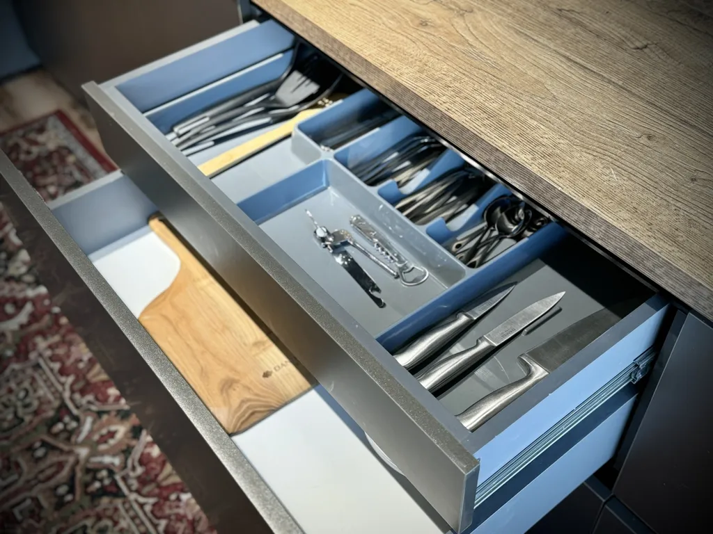 Дизайн-студия с видом на город