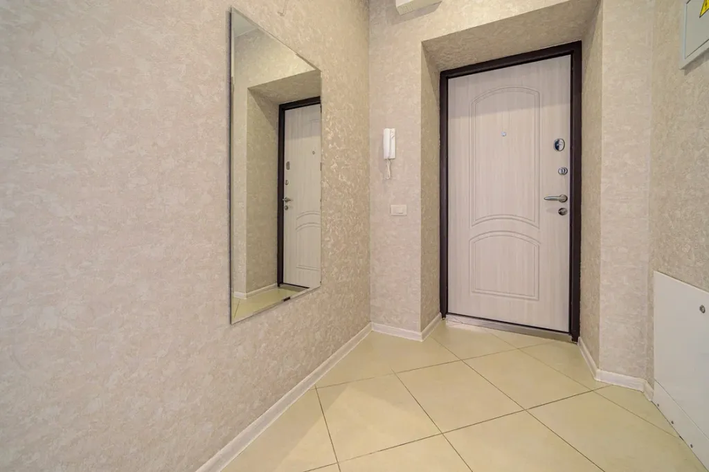 Тихий двор в центре города, своя парковка