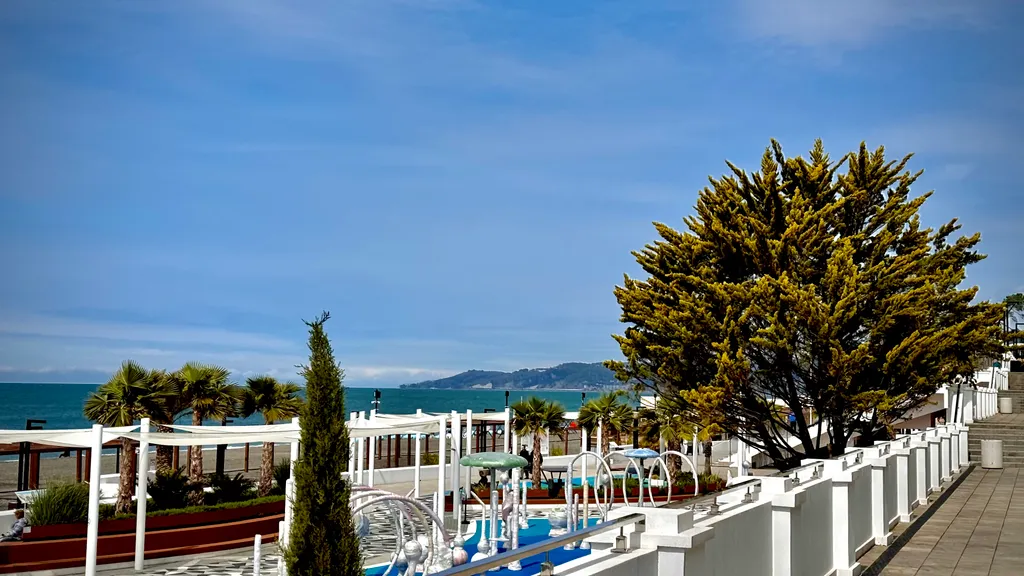 Квартира Квартира Семейный номер в центре сочи на набережной "Ривьера" — Сочи