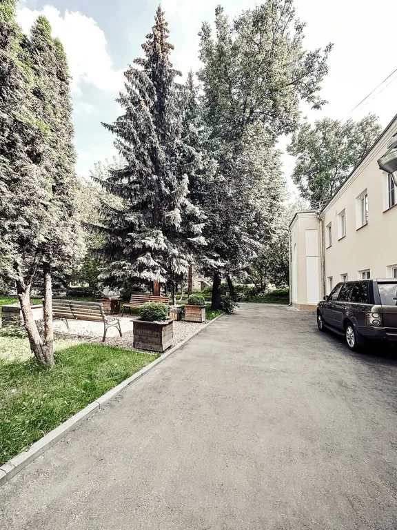 Квартира Квартира Стильная современная студия в старинном особняке — Москва