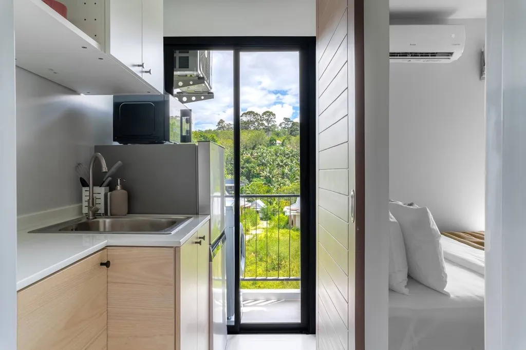 Great Hill NaiYang Tropic View