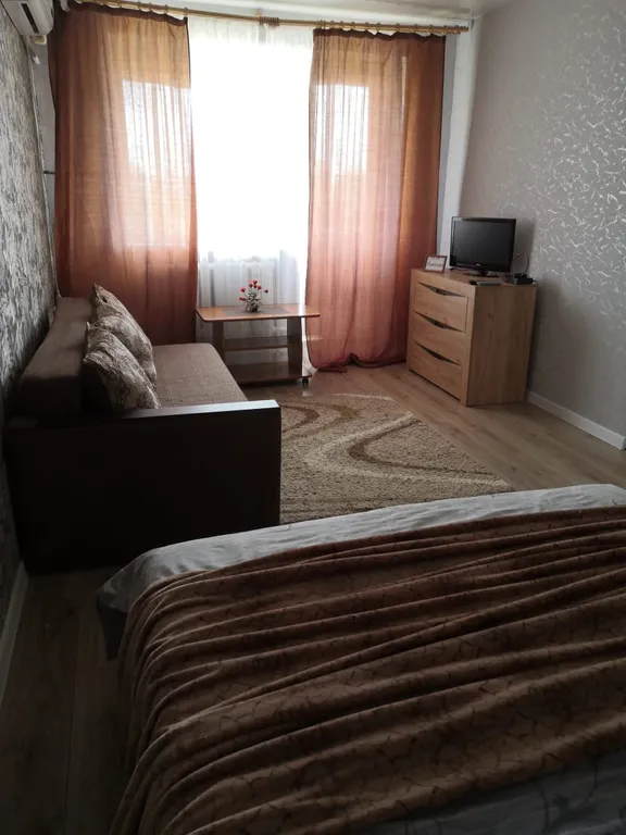 Апартамент возле Ворошиловского торгового центра