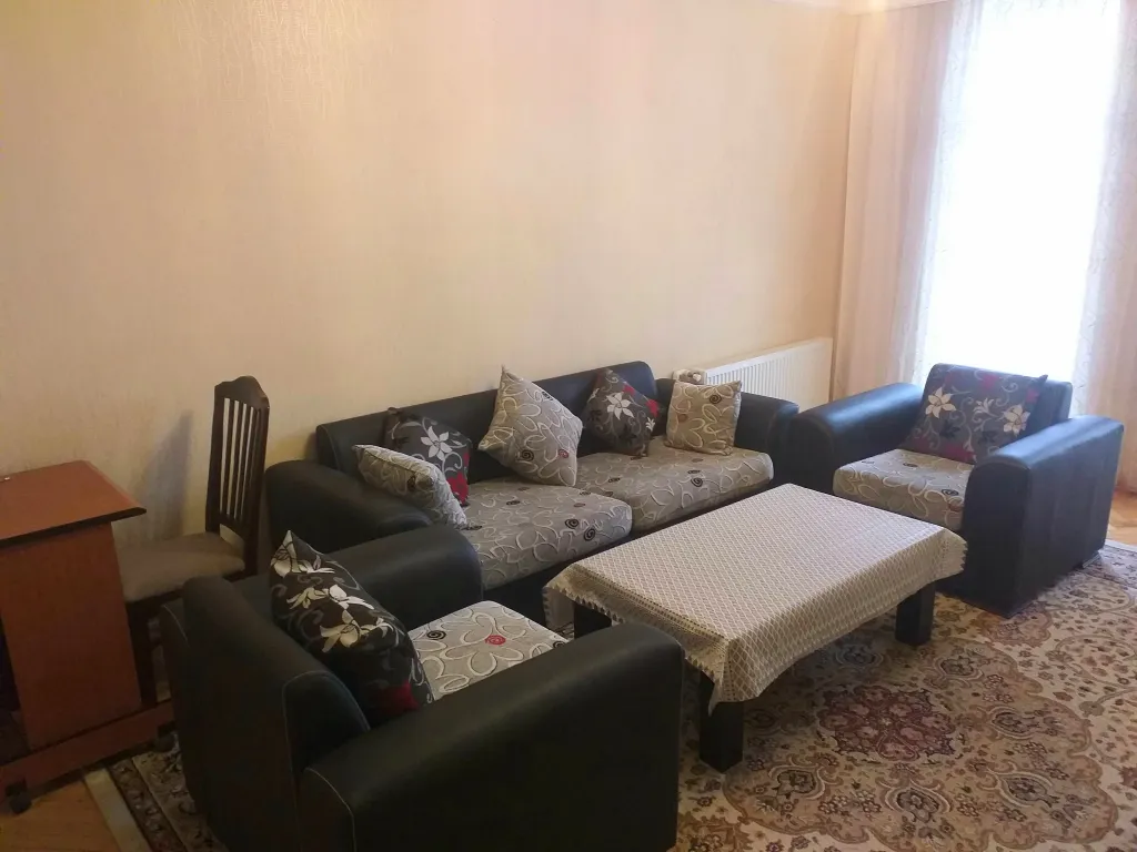 Квартира в центре, в старинном архитектурном доме