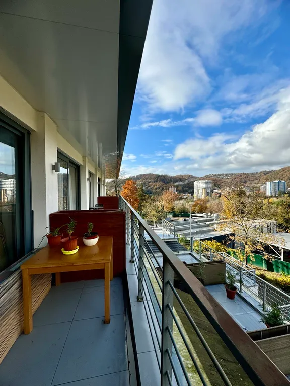 Апартаменты первая линия, у моря, с балконом и видом на горы