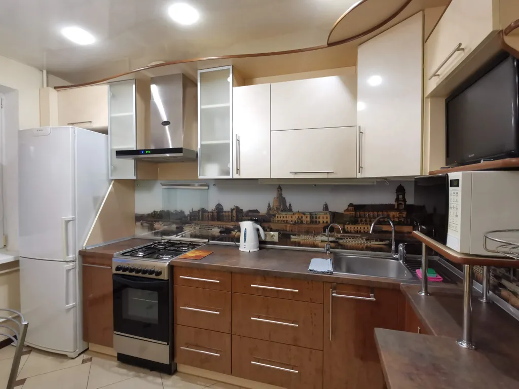 Просторная 2-ка возле Амфитеатра