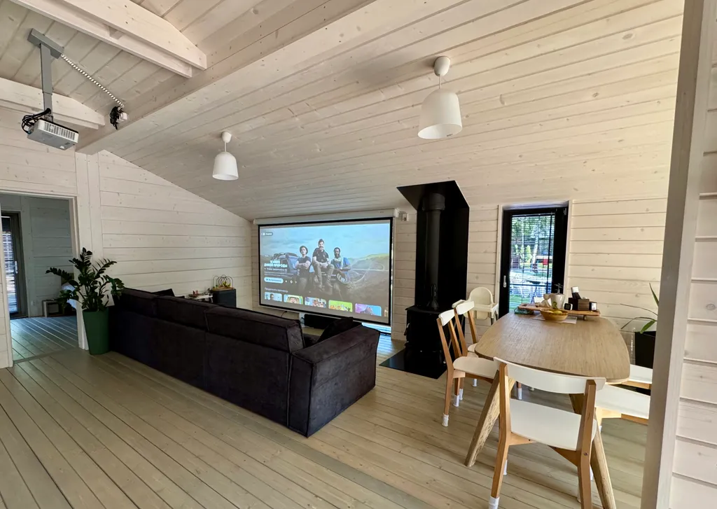 Коттедж Дом с верандой в лесу (3 спальни) — Дубна