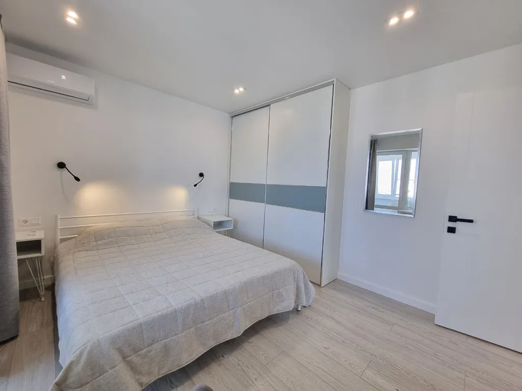 Супер видовая новая двухкомнатная квартира у моря в парке Победы