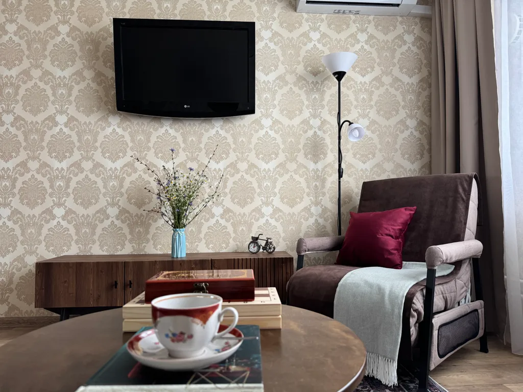 Семейная ретро квартира с видом на лес