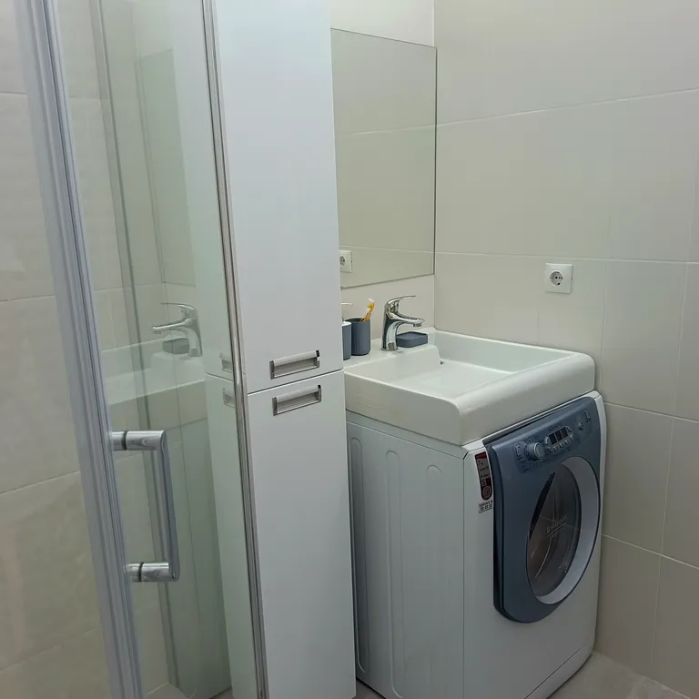 Квартира -студия с современным ремонтом