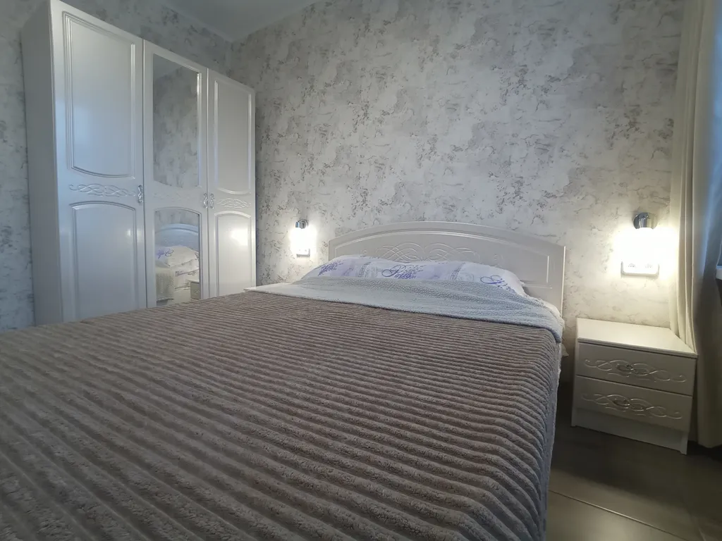 Свежая двушка в шаге от метро