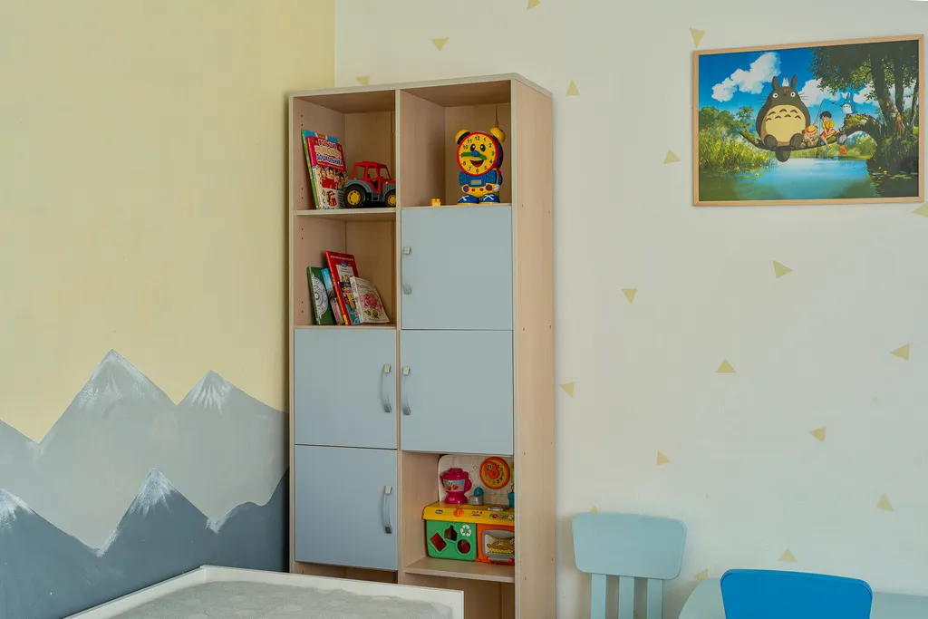 Таун-хаус в современном районе частной застройки