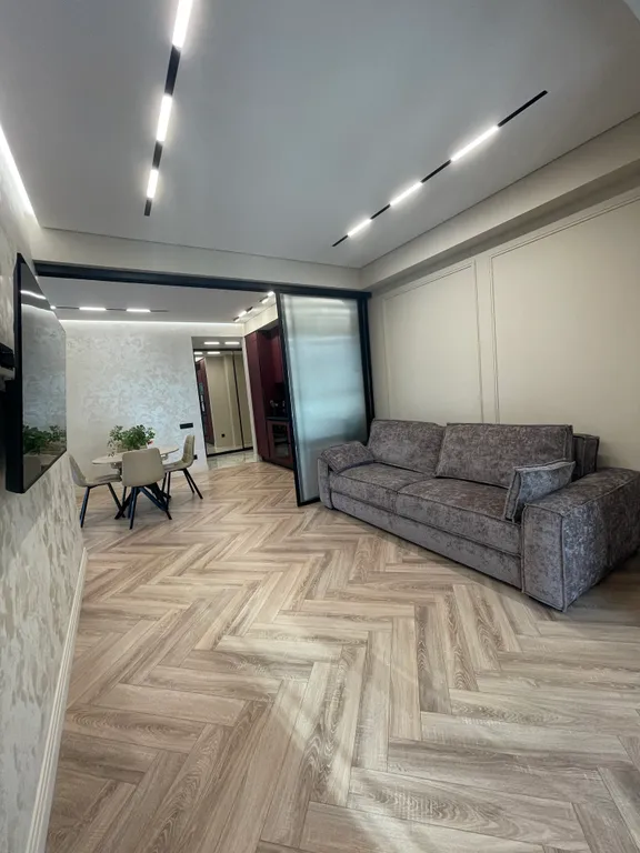 Супер видовая квартира в элитном доме с новым дизайнерским ремонтом