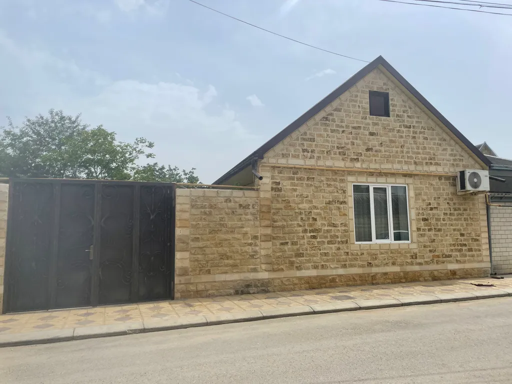 Дом со двором в центре города, все есть рядом и до моря не далёко