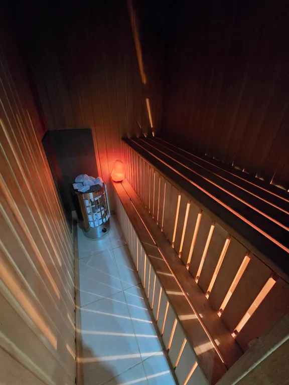 Шикарная квартира с сауной и умным домом в центре Челябинска