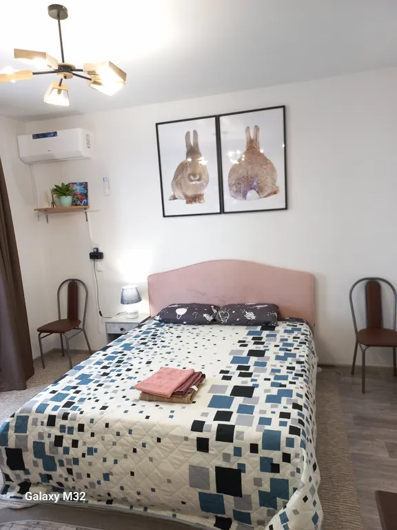 Уютная студия с видом на реку Иртыш