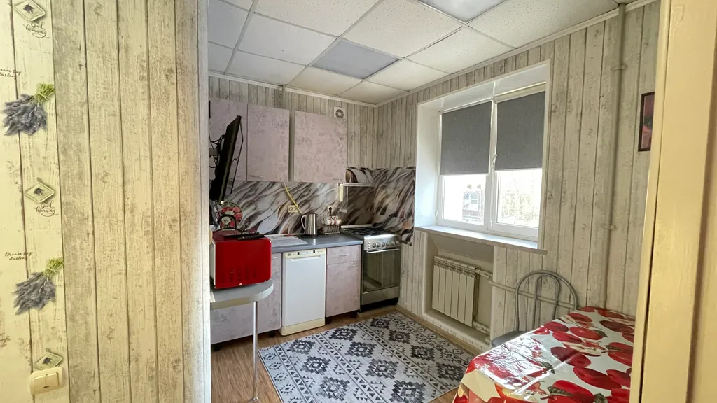 Уютная, светлая квартира с видом на гостиницу карибу