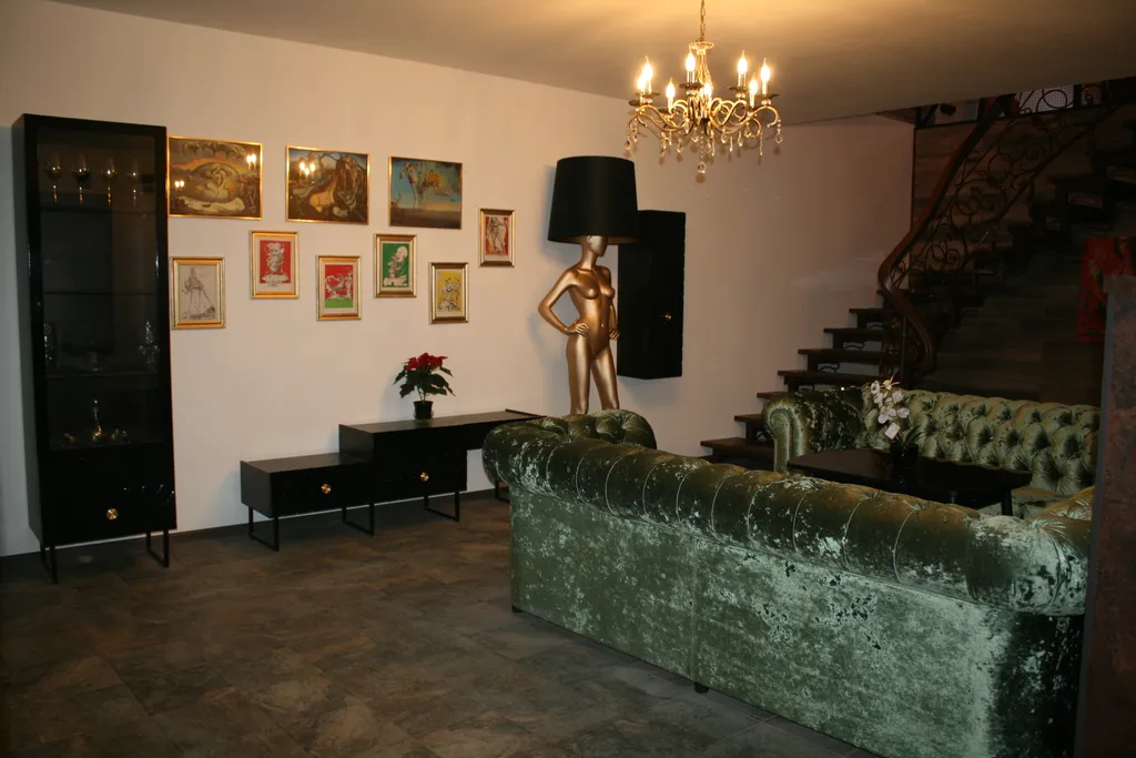 Уникальная двухэтажная квартира в центре города с видом на Кремль