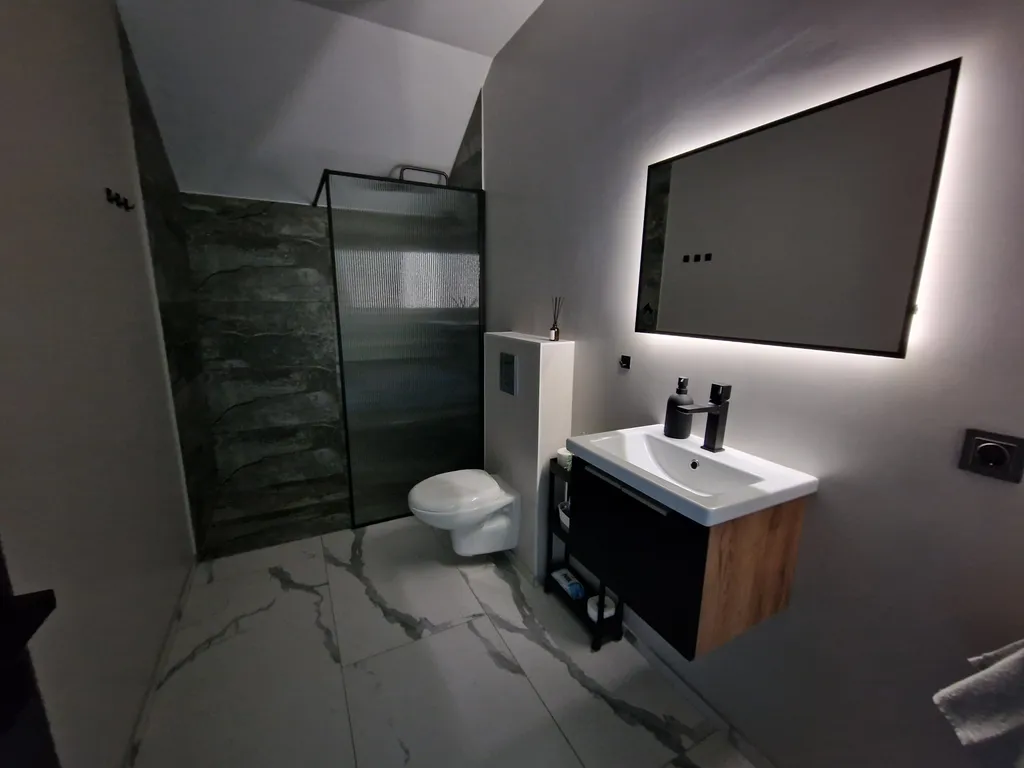 Коттедж/дом загородный у озера красивое место