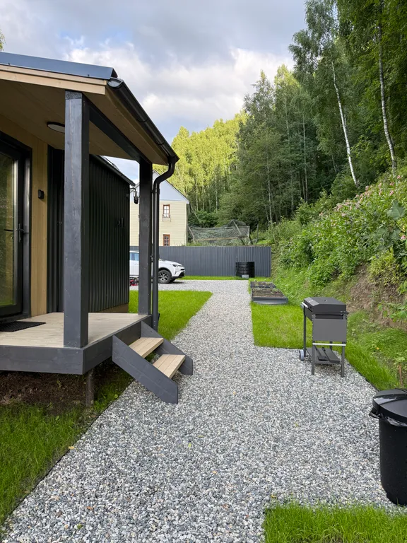 Дом Никольский с видом на главную достопримечательность