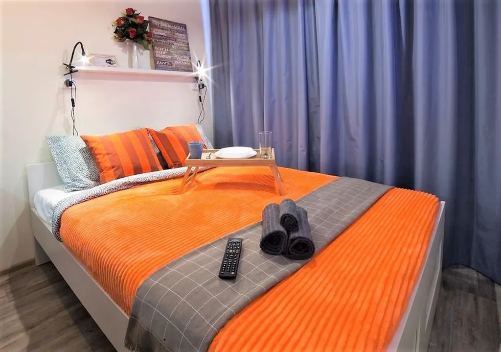 Студия на 2-х гостей возле метро «Красный проспект»