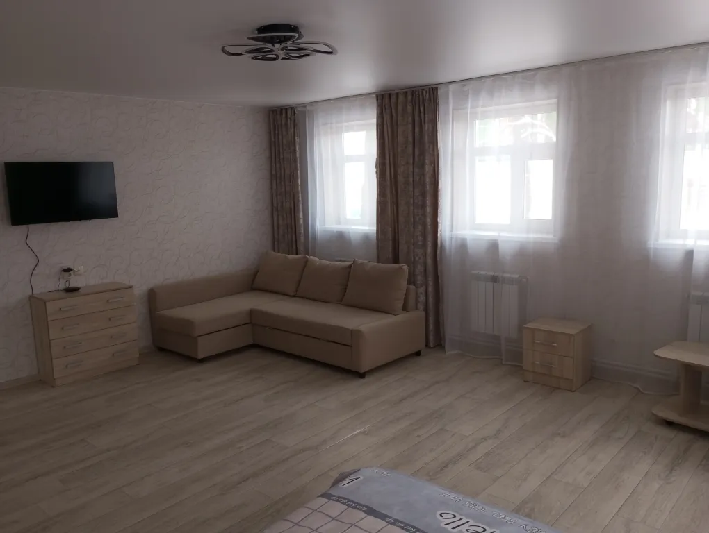 Часть дома с отдельным входом в центре города