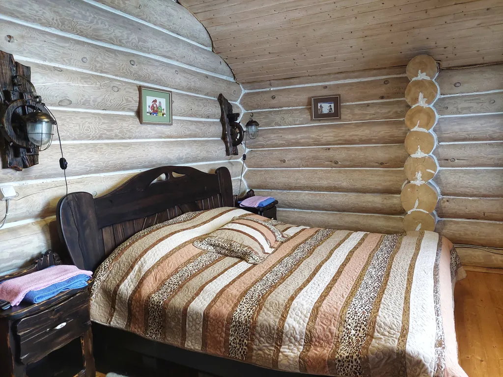 Уютный двухэтажный дом из бруса с видом на Валдайское озеро