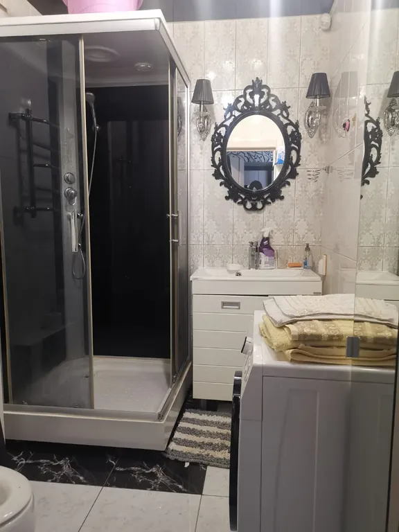 Дизайнерская квартира возле Бума