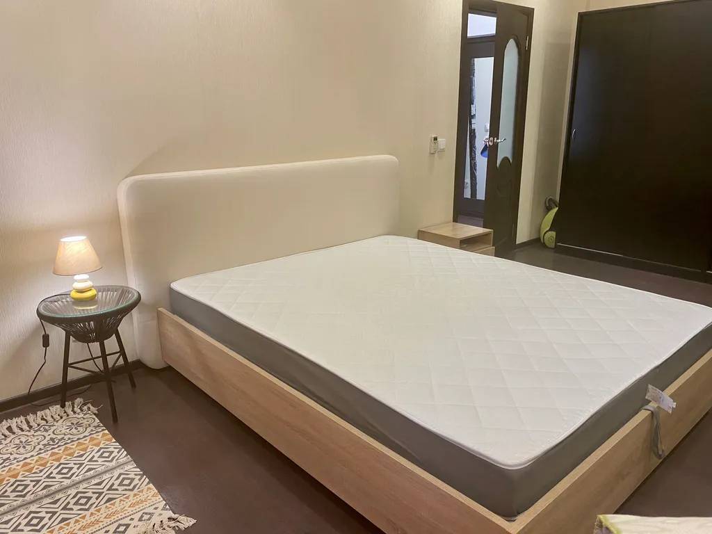 Белые горошины с видом на Marriott, горы, казино