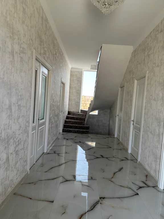 Большой красивый дом у моря